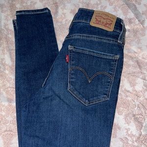 Levis jeans